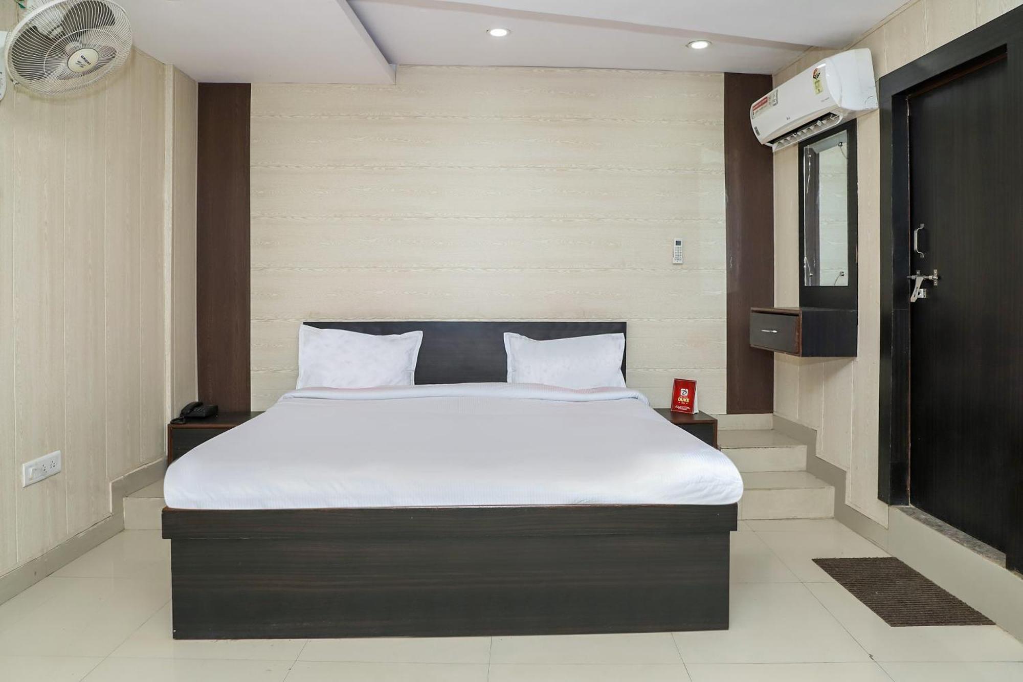Oyo Hotel Duke Inn Jhansi Ngoại thất bức ảnh