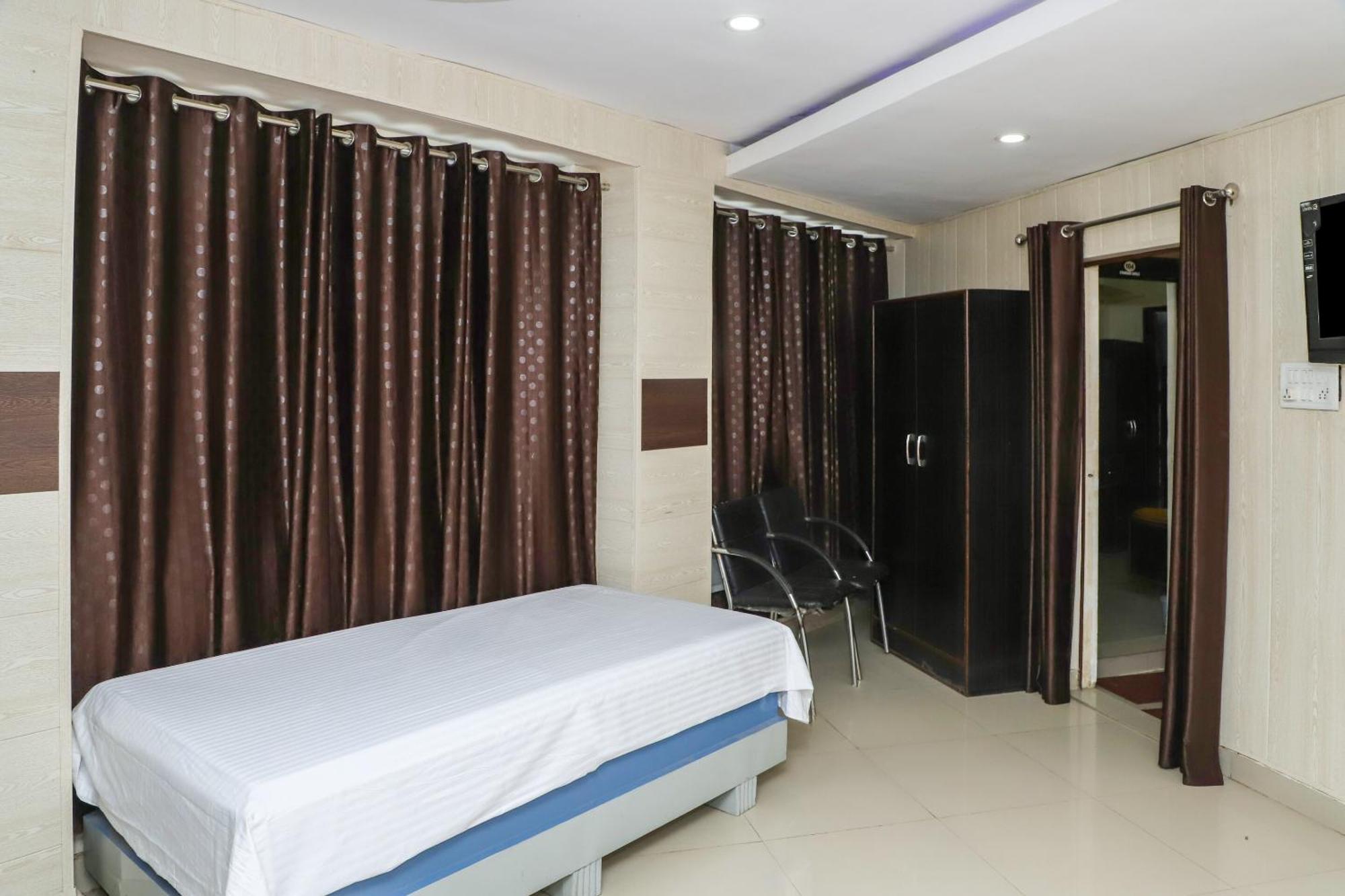 Oyo Hotel Duke Inn Jhansi Ngoại thất bức ảnh