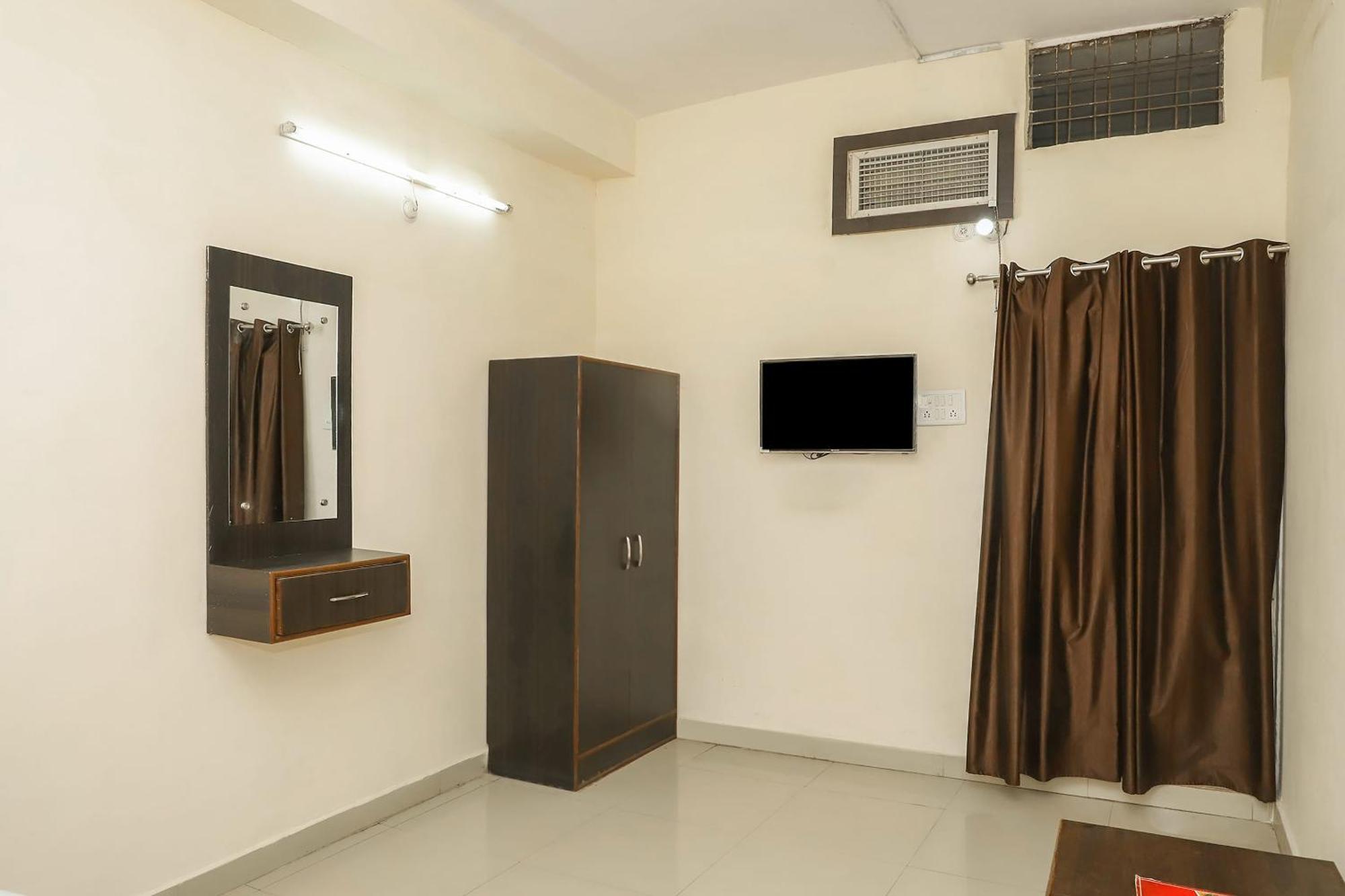 Oyo Hotel Duke Inn Jhansi Ngoại thất bức ảnh