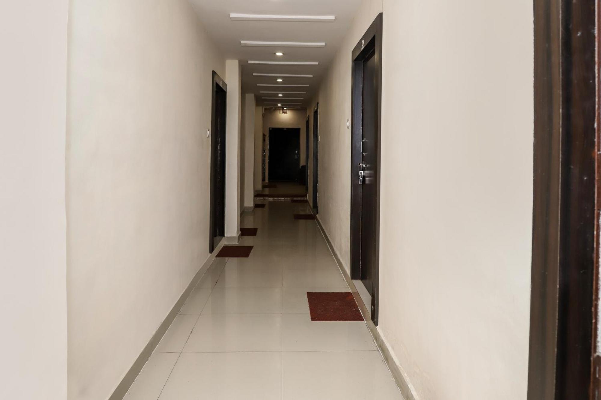 Oyo Hotel Duke Inn Jhansi Ngoại thất bức ảnh